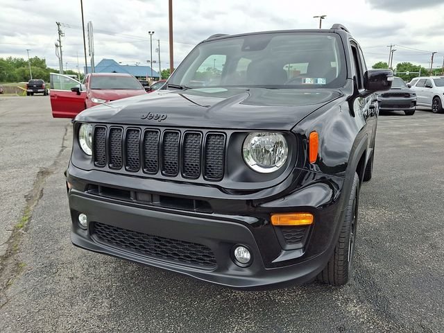 Used 2023 Black Jeep Altitude image 4