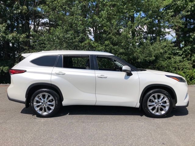 Used 2021 Blizzard Pearl Toyota Limited image 3