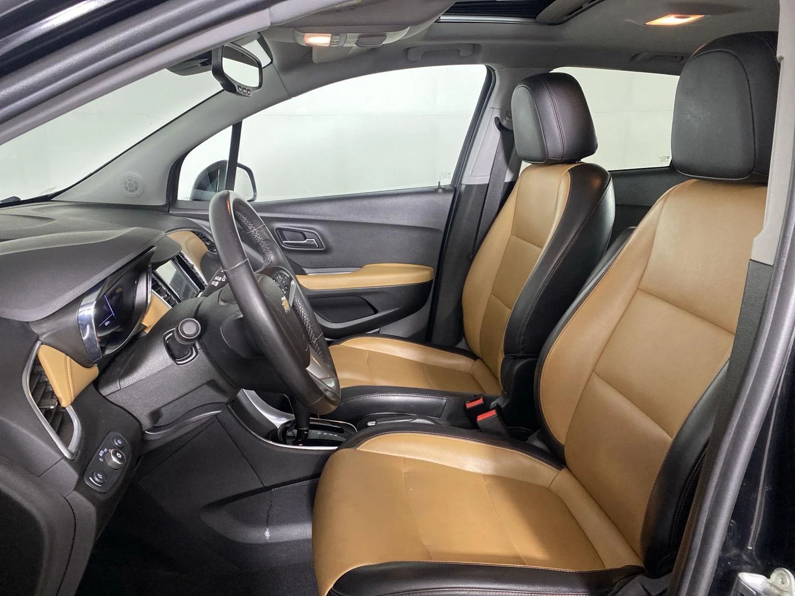 Used 2019 Mosaic Black Metallic Chevrolet Premier image 10