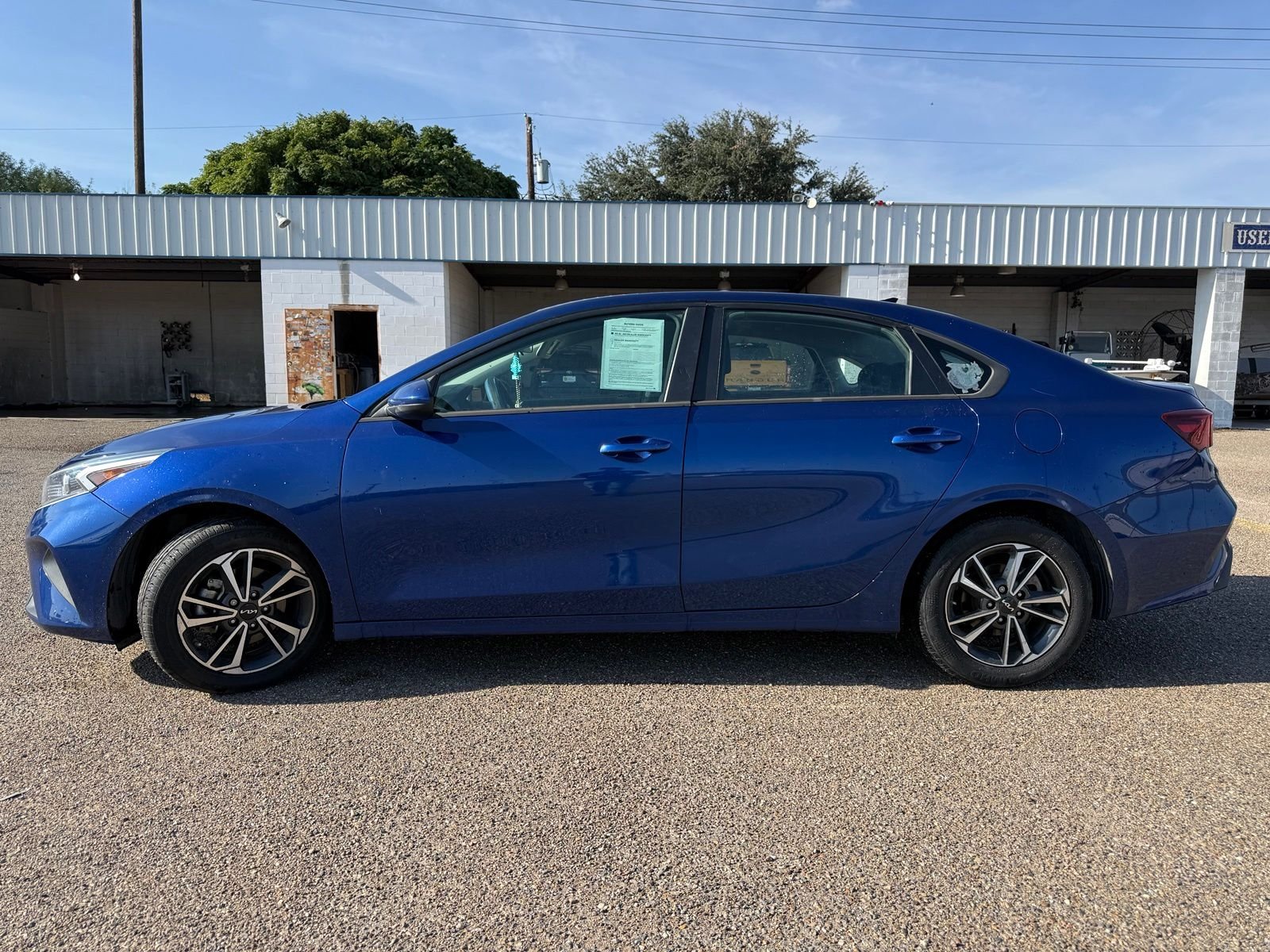 Used 2023 Blue Kia LXS image 3