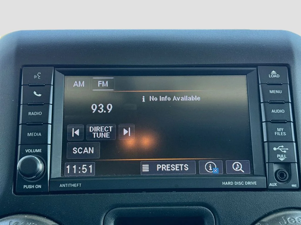 Used 2018 Blue Jeep Unlimited Sport image 15