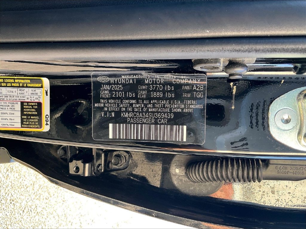 Used 2025 Onyx Black Hyundai SEL image 32