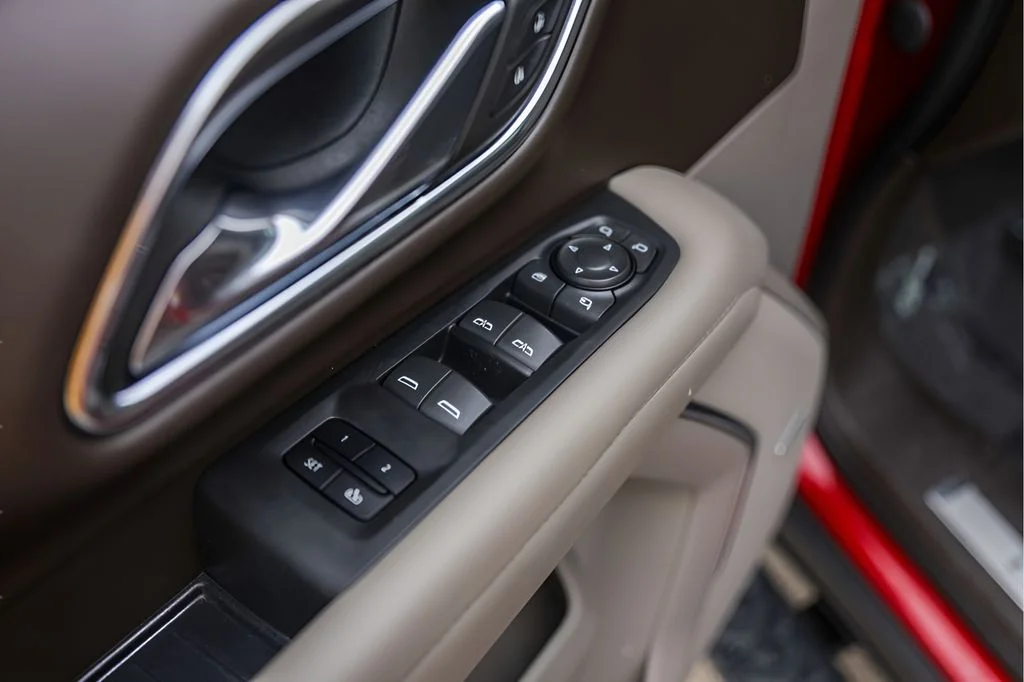 Used 2023 Red Chevrolet Z71 image 27