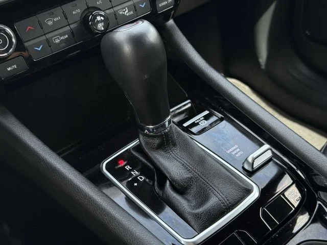 Used 2025 Black Jeep Limited image 18