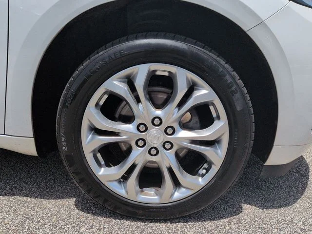 Certified Used 2020 White Frost Tricoat Buick Avenir image 11
