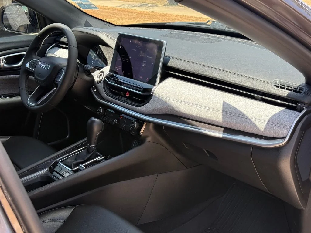 Used 2023 Gray Jeep Latitude image 24