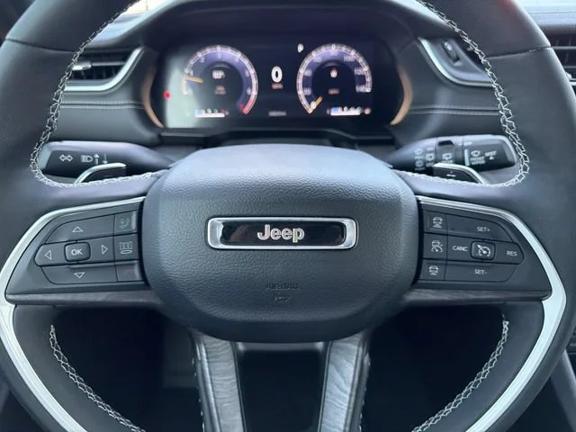 Used 2024 Black Jeep Limited 4x4 image 32
