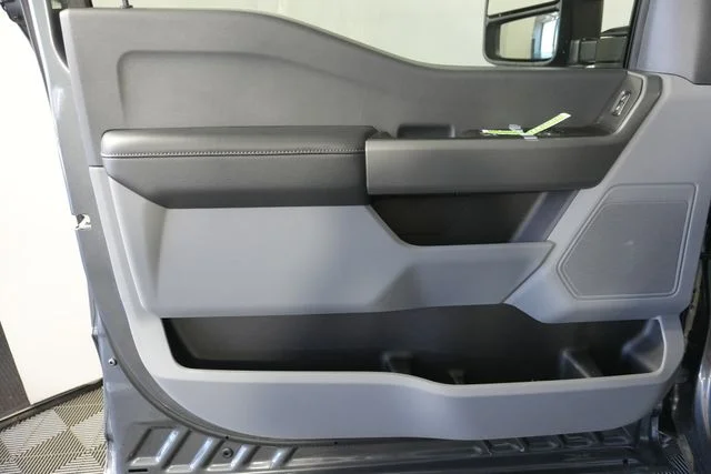 New 2026 Carbonized Gray Metallic Ford F-250® XLT image 25