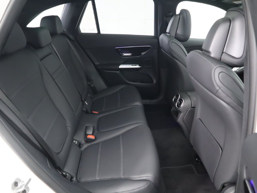 Used 2026 Polar White Mercedes-Benz GLC 300 image 23