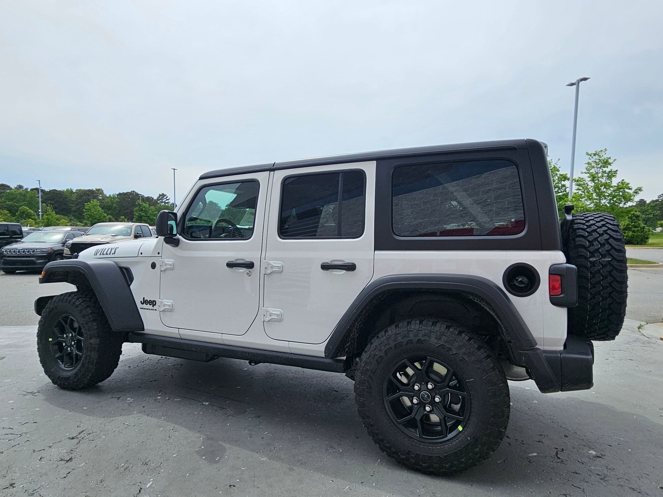 New 2026 Bright White Clear-Coat Exterior Paint Jeep Willys image 5