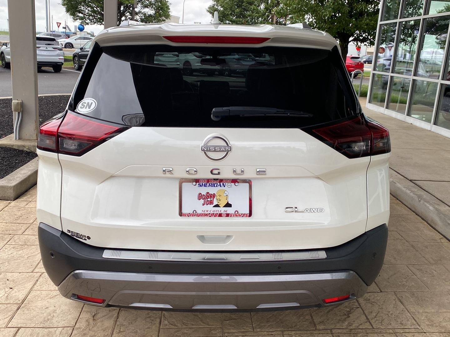 Certified Used 2023 Pearl White Tricoat Nissan SL image 7