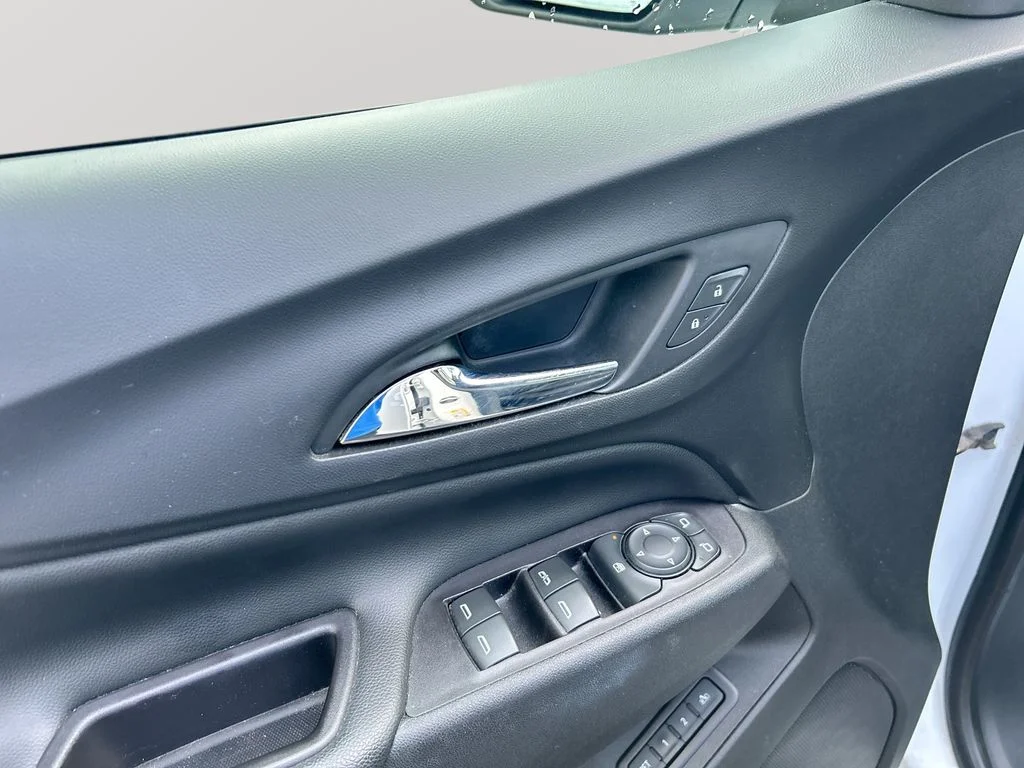 Used 2020 White Chevrolet Premier image 26