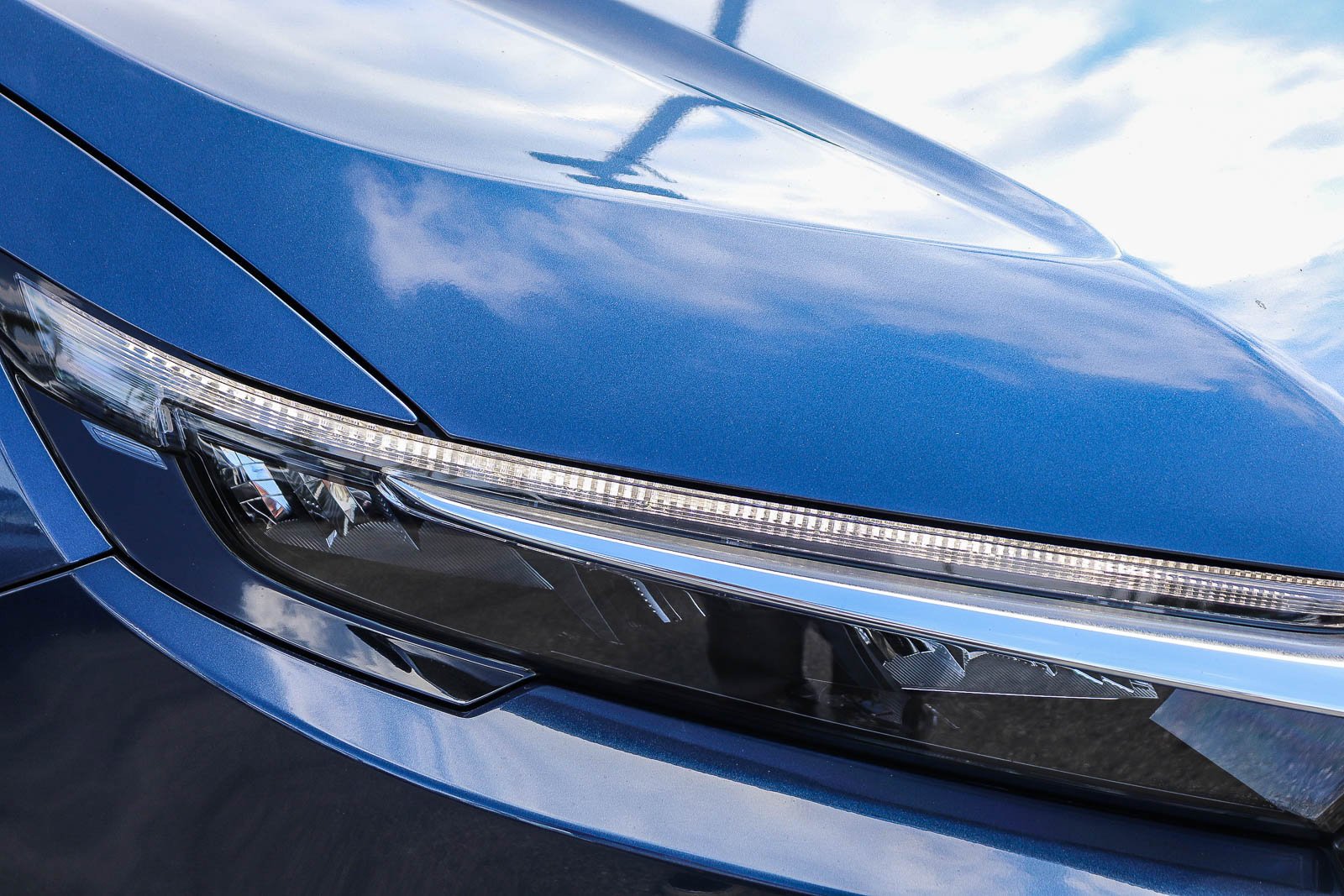 Certified Used 2025 Blue Honda LX image 6