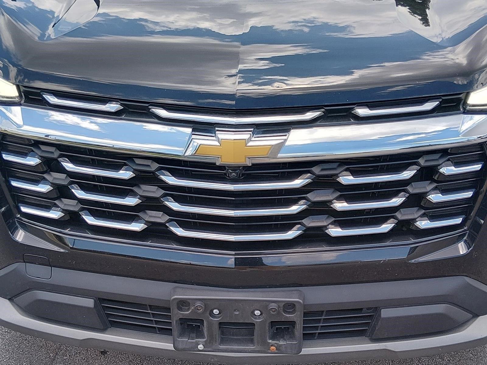 Used 2025 Mosaic Black Metallic Chevrolet FWD LT image 9