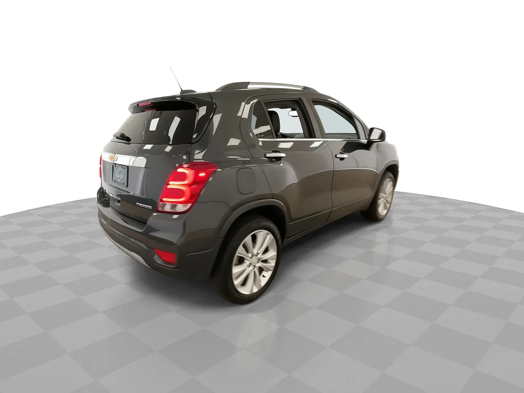 Used 2019 Nightfall Gray Metallic Chevrolet Premier image 9
