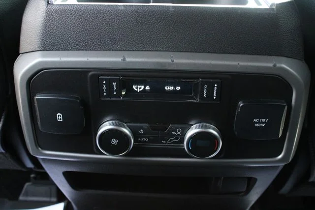 Used 2018 Gray Ford XLT image 27