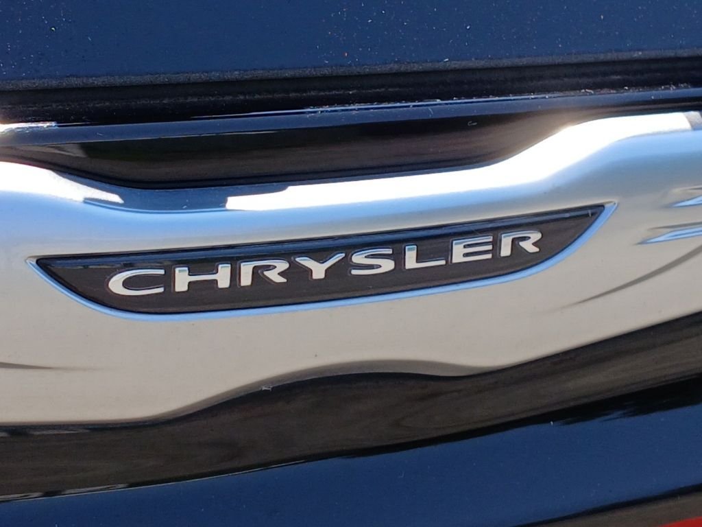 Used 2025 Black Chrysler Select image 11
