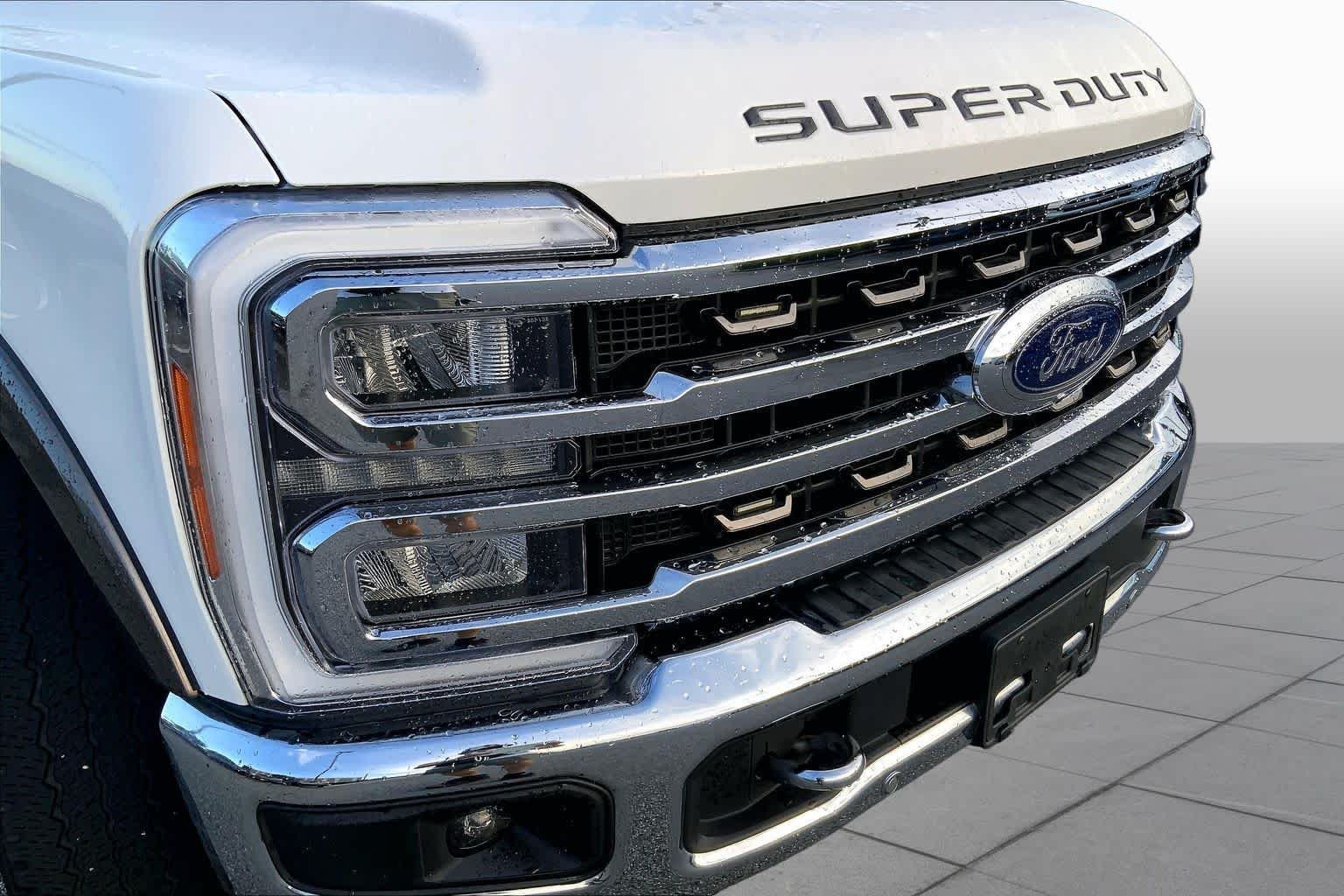 Used 2023 Star White Metallic Tri-Coat Ford King Ranch image 29