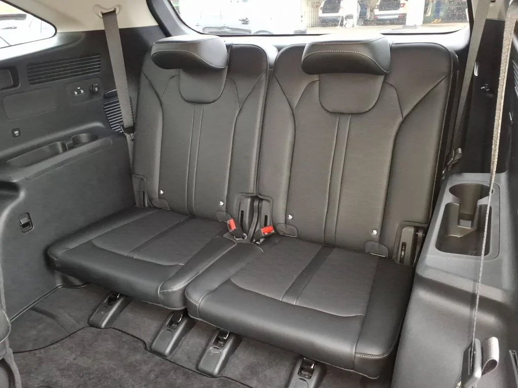 Used 2025 Brown Kia X-Line EX image 18