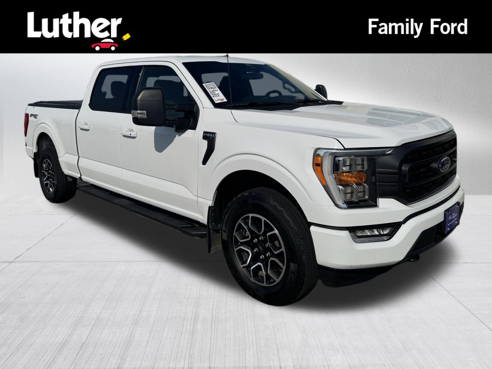 Certified Used 2022 Oxford White Ford XLT image 1