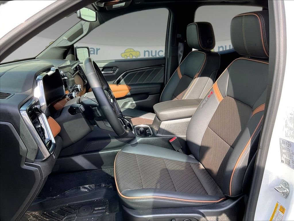 Used 2025 White GMC AT4 image 10