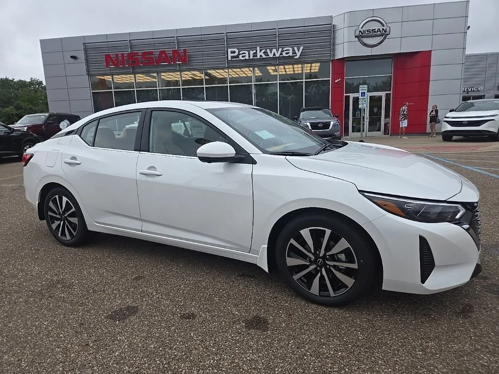 2025 Nissan Sentra SV CVT's photo