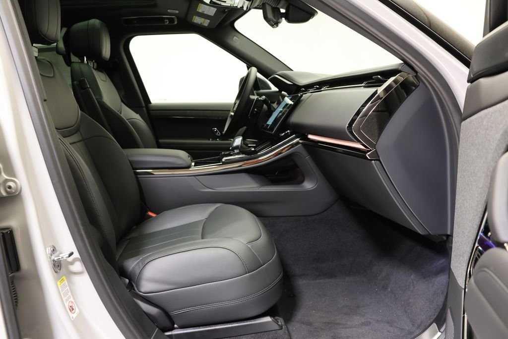 New 2026 Borasco Grey Land Rover Dynamic SE image 38
