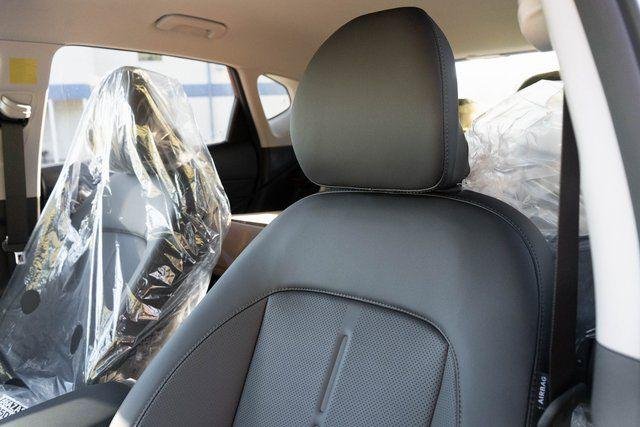 New 2026 Red Hyundai SEL Premium FWD image 17
