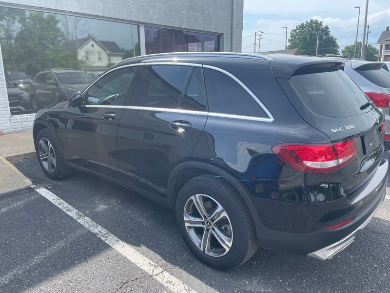 Used 2018 Black Mercedes-Benz GLC 300 image 3