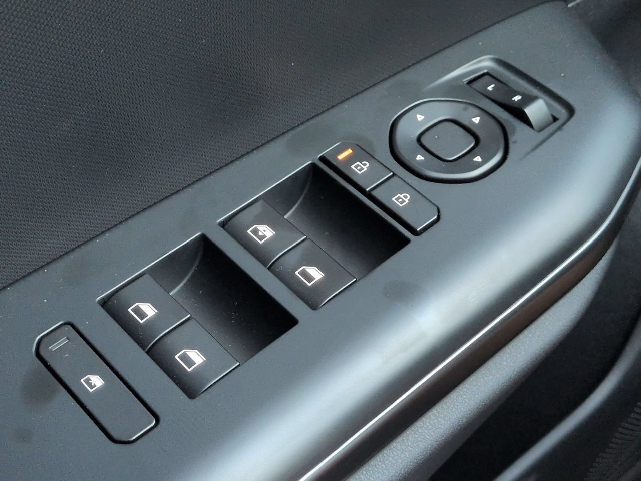 New 2027 Aurora Black Pearl Kia LXS image 24