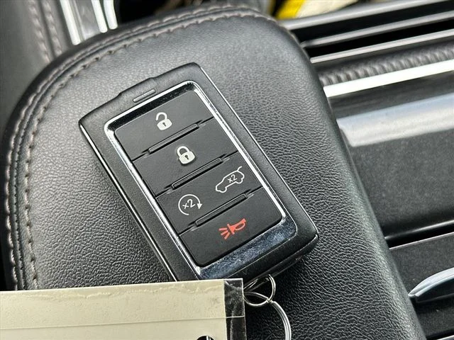 Used 2023 Black Jeep Base image 32