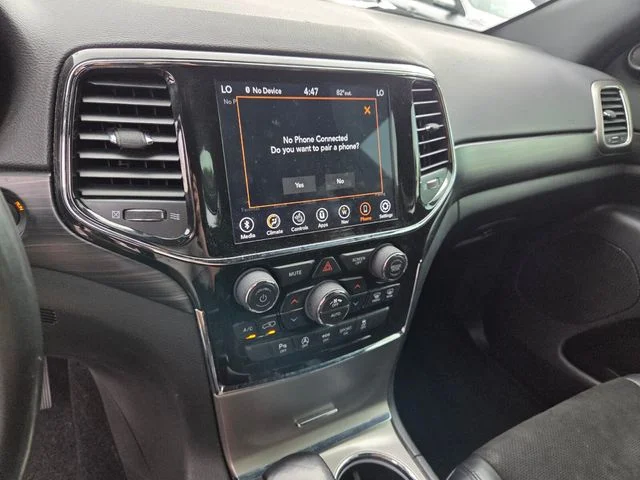 Certified Used 2022 White Jeep Laredo X image 21
