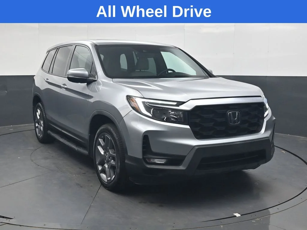 Used 2023 Lunar Silver Metallic Honda EX-L image 2