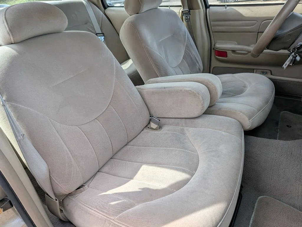 Used 1999  Ford Base image 21