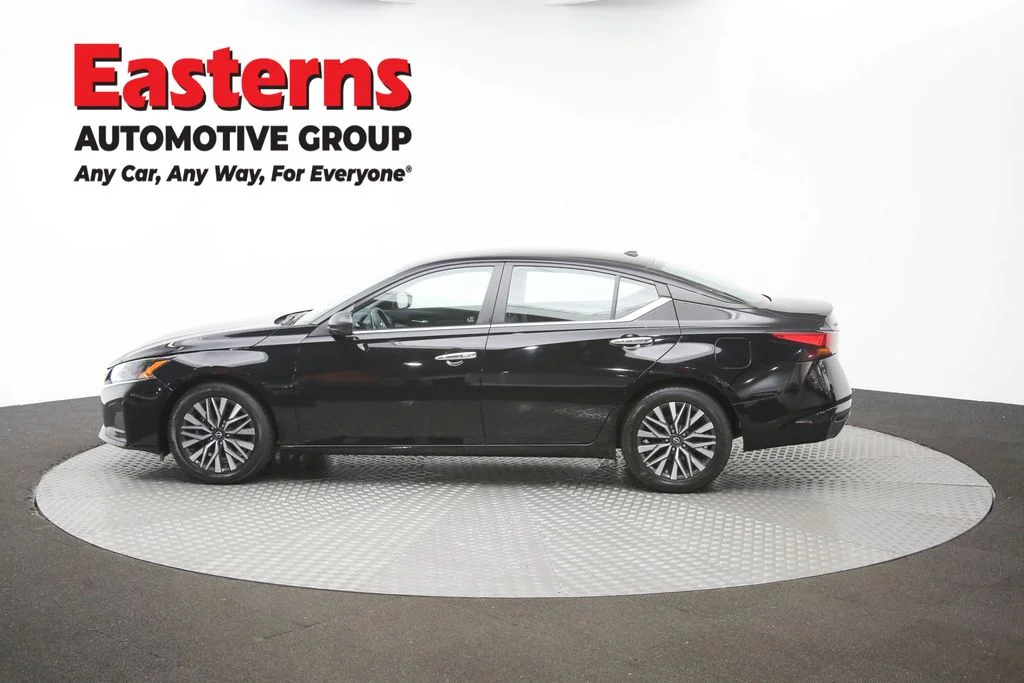 Used 2025 Black Nissan 2.5 SV image 56