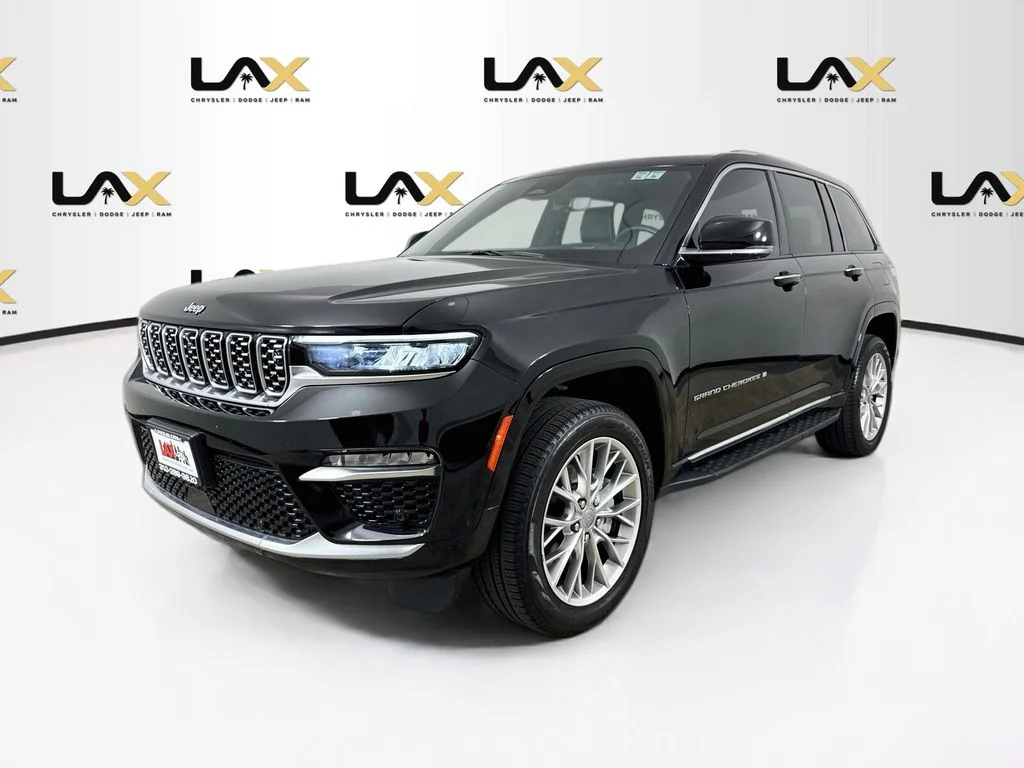 Used 2022 Black Jeep Summit image 3