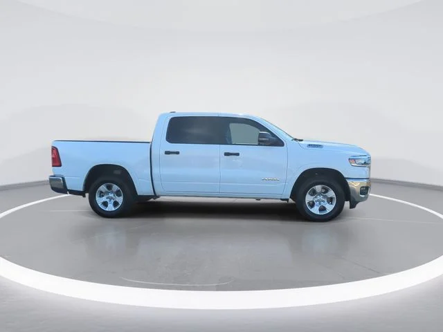 Used 2025 White Ram Big Horn/Lone Star image 9