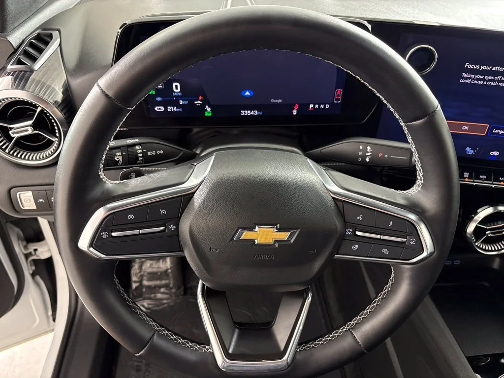 Used 2024 Summit White Chevrolet LT image 38