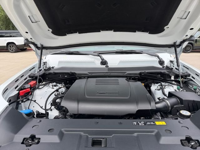 New 2026 Fuji White Land Rover S image 19