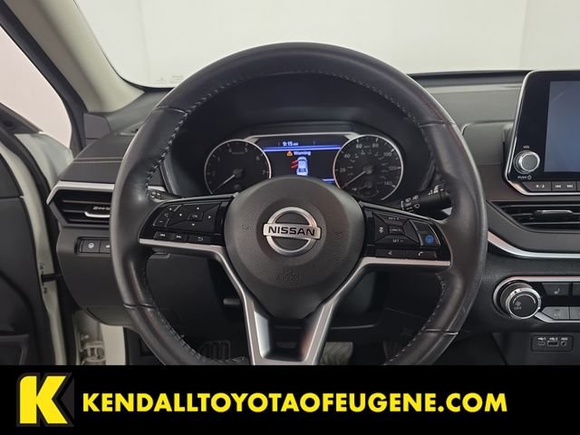 Used 2022 White Nissan 2.5 SV image 12