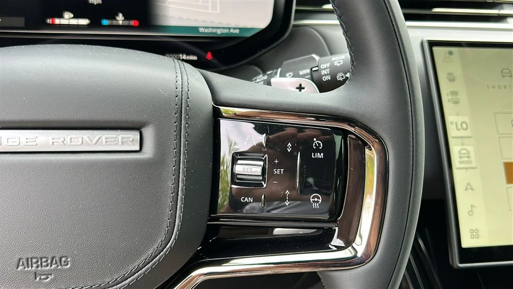 New 2027 Borasco Grey LAND ROVER Dynamic SE image 15