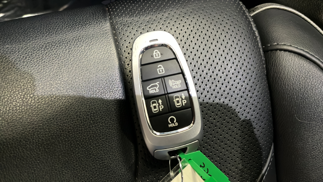 Used 2022 Lagoon Blue Hyundai Limited image 40