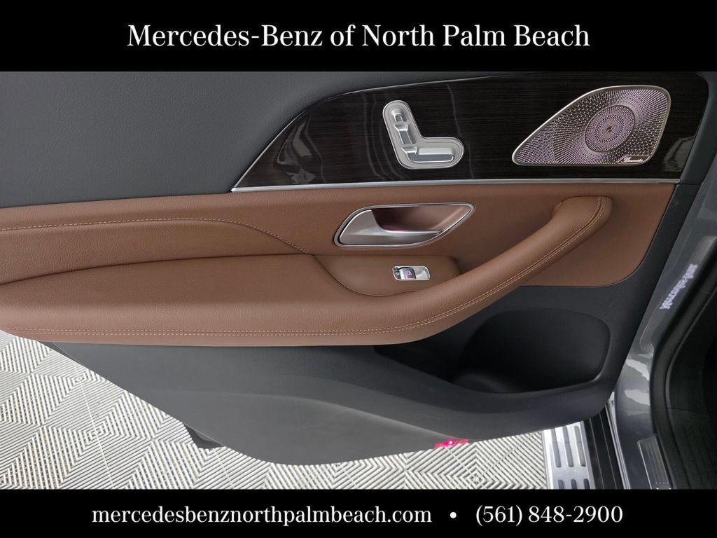 New 2026 Selenite Grey Metallic Mercedes-Benz GLS 450 image 45