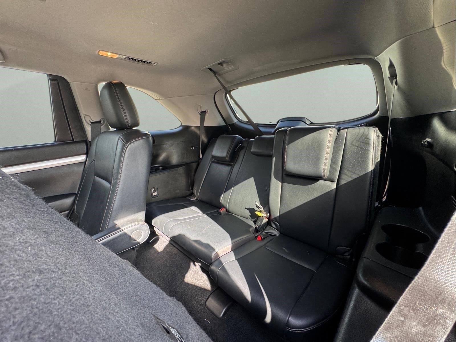 Used 2018 Predawn Gray Mica Toyota XLE image 14