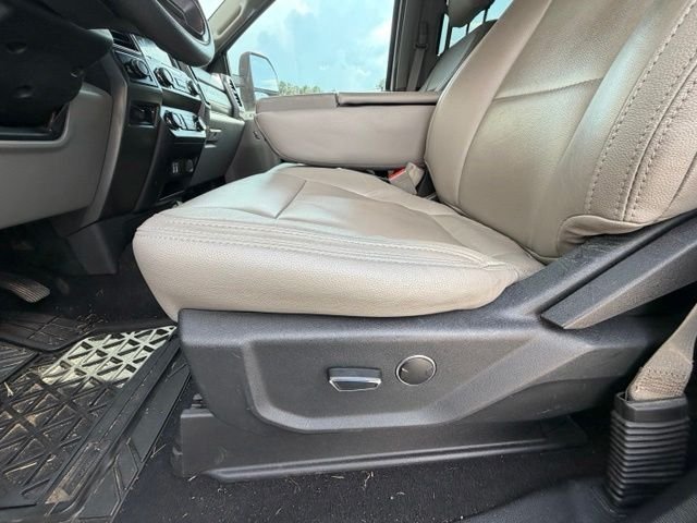 Used 2019 Oxford White Ford XLT image 9