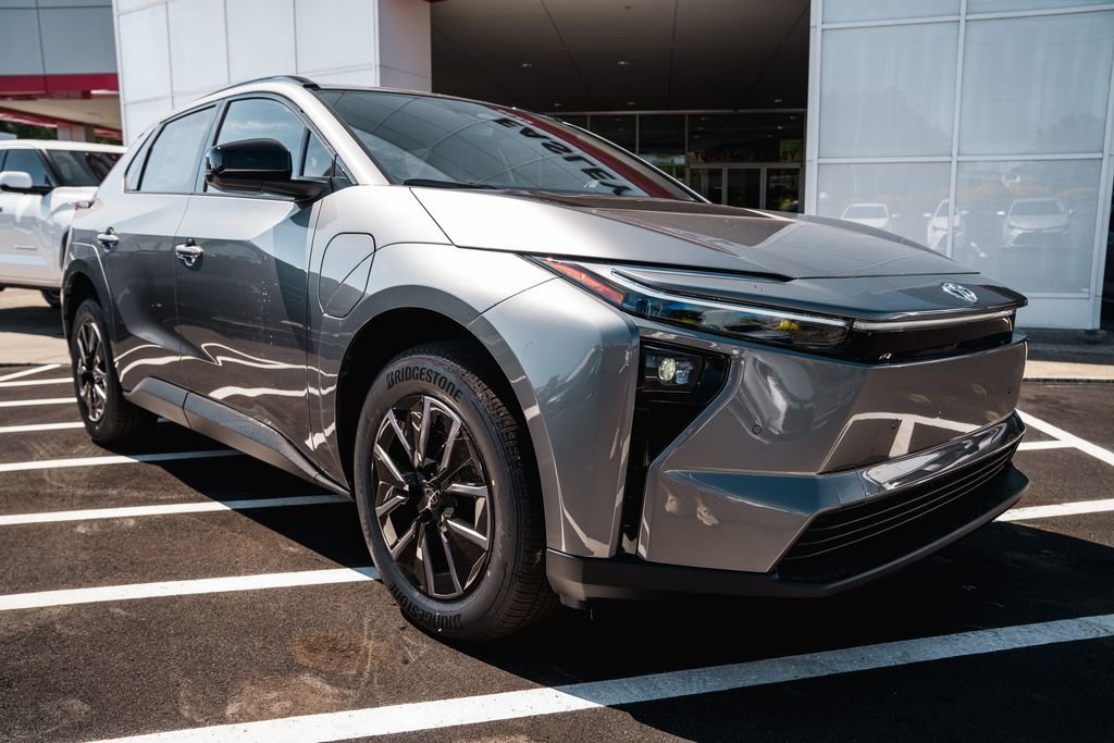 New 2026 Heavy Metal Toyota XLE image 10