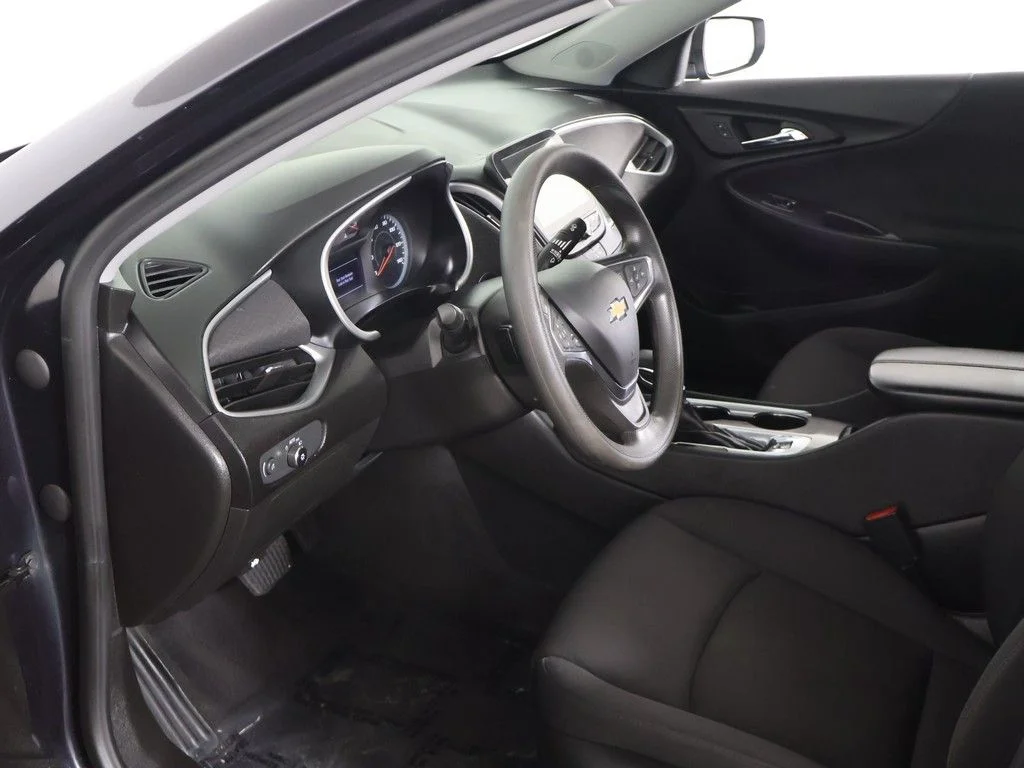 Used 2023 Gray Chevrolet LT image 19