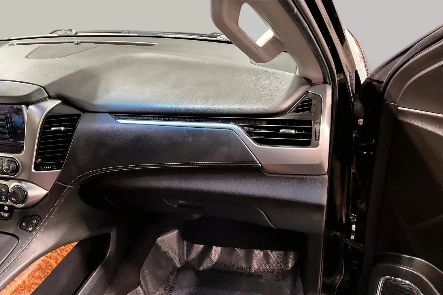 Used 2019 Black Chevrolet Premier image 19
