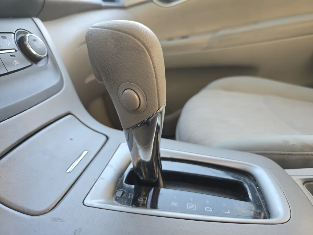 Used 2014 Gray Nissan SV image 15