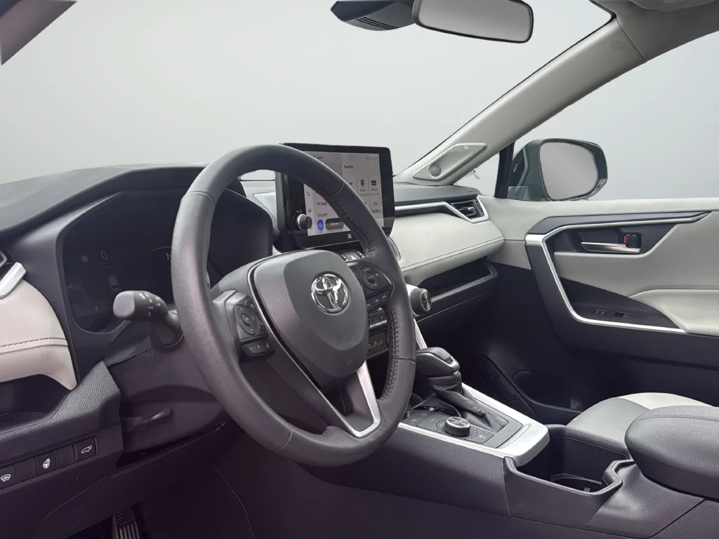 Used 2025 Blue Toyota XLE Premium image 9